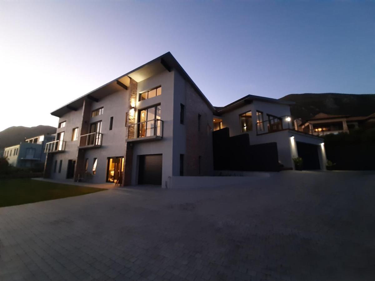 Black Eagle Self-Catering Accommodation, Hermanus Exterior photo